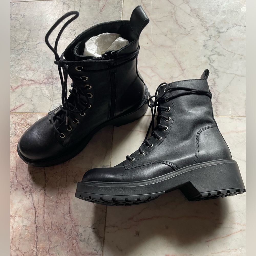 Tornado boots combat lace-up size 7